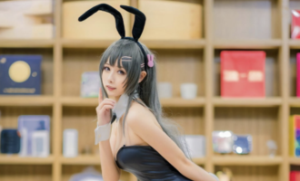 Momoko葵葵碧蓝航线Cosplay和阿尔托莉雅兔女郎